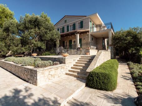 INSEL PAG, LUN - wunderschöne einheimische Villa mit Pool und Meerblick