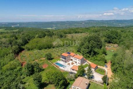 ISTRIA, KAŠTELIR - Villa with pool and large garden