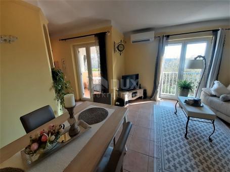 ISTRIA, NOVIGRAD - Nicely decorated two bedroom apartment