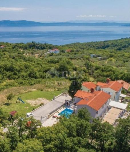 ISTRIEN, RABAC - Haus mit Pool und Meerblick