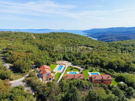 ISTRA, RABAC - Kuća s pogledom na starogradsku jezgru