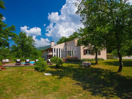 ISTRIA, BUZET - Modernly designed villa with pool on a spacious garden