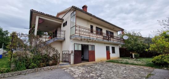 ISTRIA, PIĆAN - Nice family house with a spacious garden