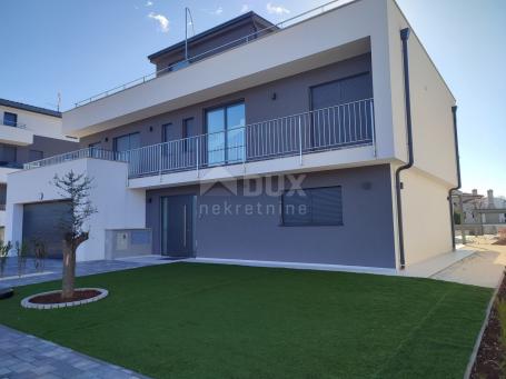 ISTRIA, BANJOLE - Modern villa with sea view