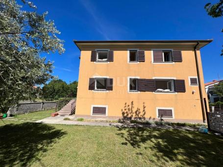 ISTRIA, LABIN - House with three residential units and a tavern