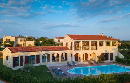 ISTRIA, POREČ- Spacious stone villa surrounded by nature