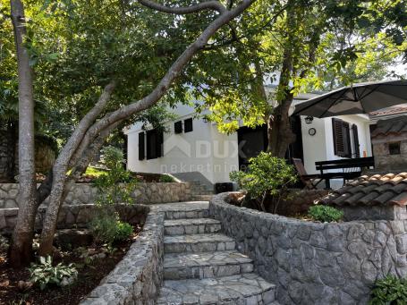 ISLAND OF KRK, PORAT - Detached house with large garden