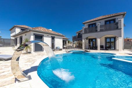 ZADAR, MURVICA - Luxurious complex of two villas