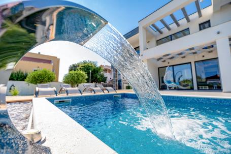 ZADAR, ZATON - Luxusvilla mit beheiztem Pool