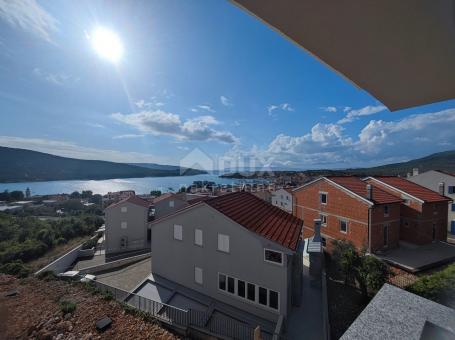 CRES ISLAND - Penthouse und Apartment mit einem Schlafzimmer mit Wohnzimmer und Panoramablick auf da