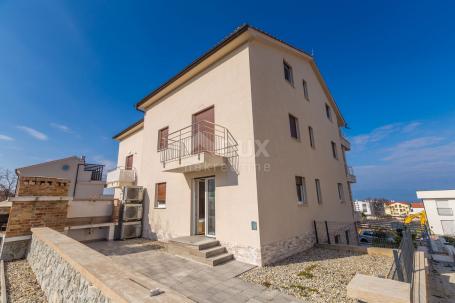 OTOK KRK, NJIVICE - Apartman u prizemlju s okućnicom