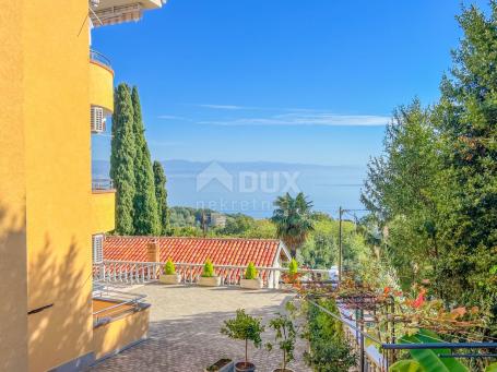 OPATIJA, IKA - two-story apartment with a panoramic view of the sea in a quiet location