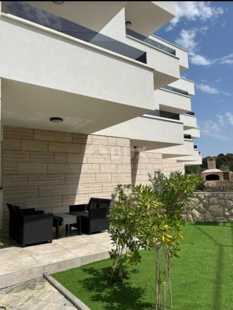 THE ISLAND OF PAG, NOVALJA - luxury apartment in row houses NEWLY CONSTRUCTED