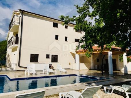 ISTRIA, SVETI LOVREČ - Spacious house with five apartments and a swimming pool