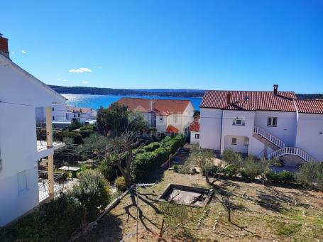 OTOK RAB, BARBAT - Samostojeća apartmanska kuća na odličnoj lokaciji