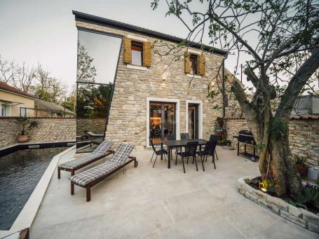 ZADAR, PRIVLAKA - Luxury stone villa with heated pool