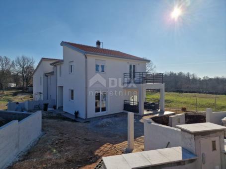 ISTRIA, POREČ (surroundings) - Two houses with a shared pool