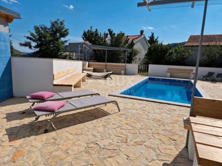 NOVI VINODOLSKI, BRIBIR - house with three apartments, view and swimming pool