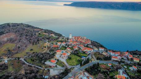 OPATIJA, BRSEČ - 5600m2 - građevinska zemljišta za izgradnju vila s bazenom, panoramski pogled na mo