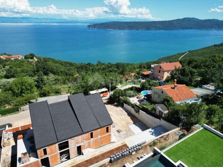 OPATIJA, SV. JELENA - villa 250m2 s panoramskim pogledom na more i bazenom + uređena okućnica 1200m2