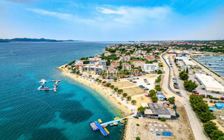 ZADAR, BIBINJE - apartmanska kuća u blizini plaže