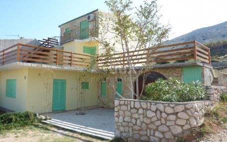 PAG ISLAND, PAG TOWN - semi-detached house 180 m2 for tourism