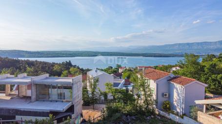 OTOK KRK, KLIMNO - građevinsko zemljište 1040m2 samo 300 metara od mora s pogledom na more, mirna lo