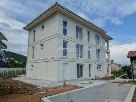 OPATIJA, IČIĆI – hübsche Ein-Zimmer-Wohnung mit Garagenplatz, Gemeinschaftspool, nahe am Meer und Op