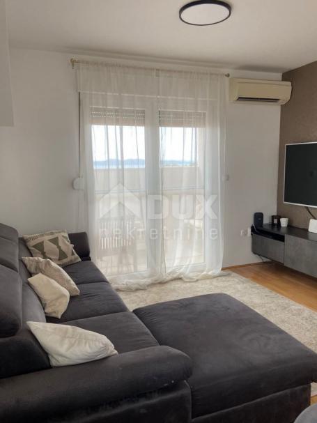 ZADAR, PETRIĆI - Beautiful penthouse with a sea view