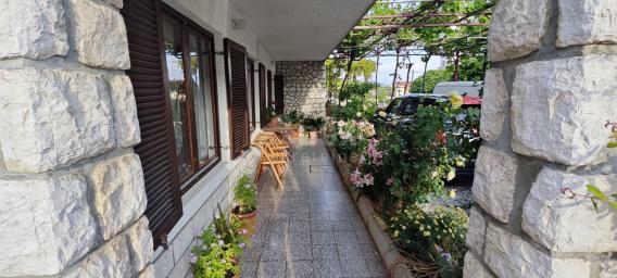 CRIKVENICA - Three-room apartment in a great location 250 meters from the sea!