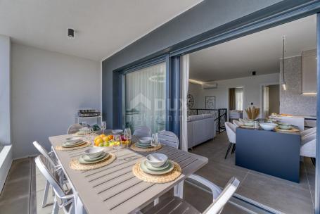 INSEL KRK, STADT KRK - Maisonette-Wohnung mit Garten und Pool in Meeresnähe