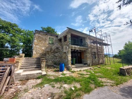 ISTRIA, GRAČIŠĆE - A stone house in complete seclusion with a view of greenery