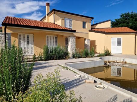 ISTRIA, BUJE - House with swimming pool