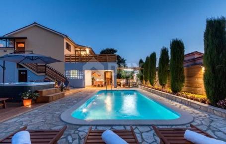 ISTRIA, LOBORIKA - Quality family villa in a quiet location