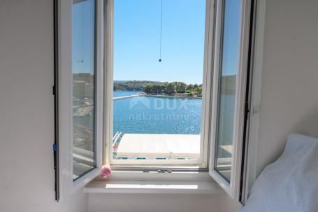 INSEL CRES, STADT CRES 3 Schlafzimmer mit bezaubernder Aussicht ERSTE REIHE ZUM MEER