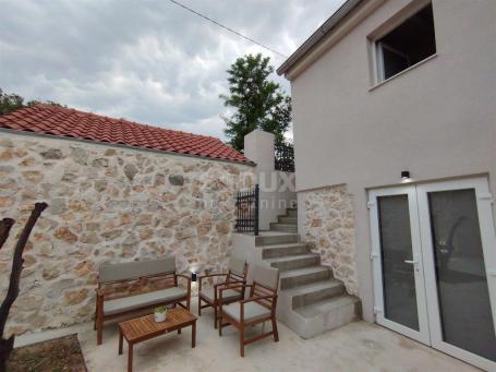 ZADAR, PRIVLAKA - Steinhaus mit kleinerem Haus/Studio