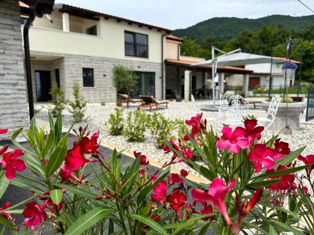 OPATIJA, POLJANE – Eine wunderschöne Villa mit Swimmingpool und Blick auf das Meer in einer abgeschi