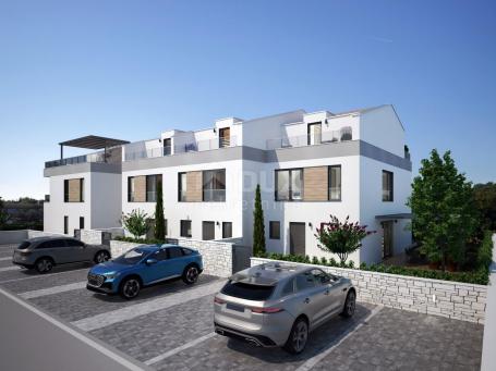 ISTRIA, POREČ - Modern terraced house 2 km from the sea