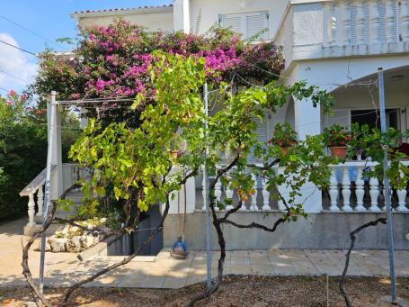 RAB ISLAND, BARBAT - House with apartments near the beaches