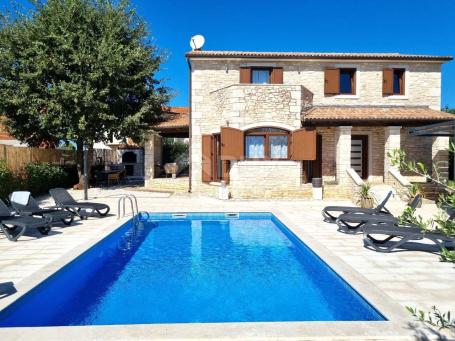 ISTRIA, SVETI LOVREČ - A beautiful villa with a swimming pool