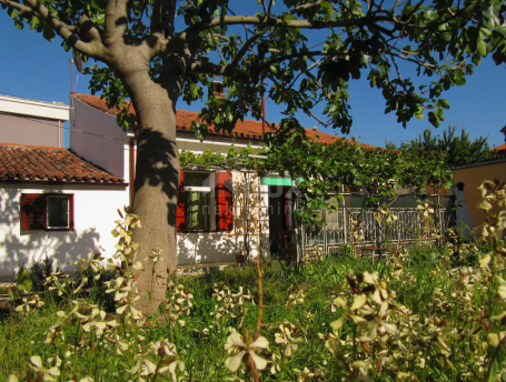 ISTRA, PULA Simpatična kuća s vrtom na odličnoj lokaciji 