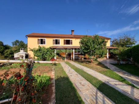 ISTRIA, GROŽNJAN - Detached house in a quiet location