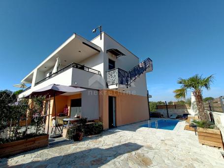 ZADAR, DRAGE - Schöne Apartmentvilla mit Swimmingpool