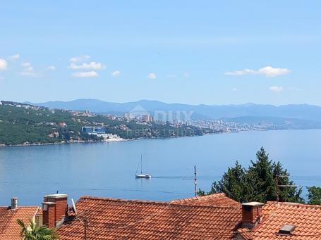 OPATIJA, VOLOSKO – romantisches Retro-Apartment in einem gepflegten Haus am Meer, im Zentrum von Vol