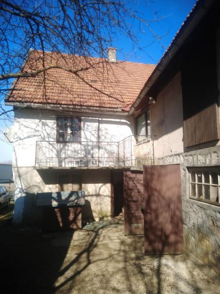 GORSKI KOTAR, RAVNA GORA - Detached house with garage, outbuildings, orchard and large land