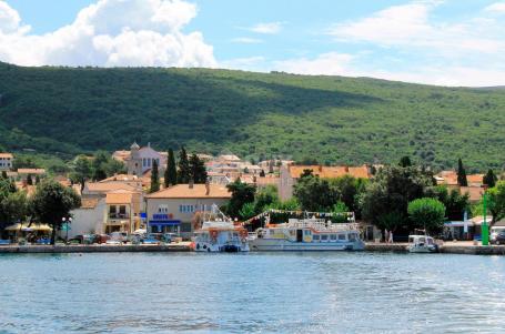 OTOK KRK, PUNAT - Kuća na izvrsnoj poziciji prvi red do mora.  