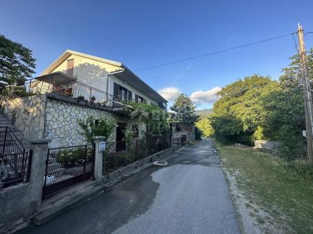 NOVI VINODOLSKI, ZALEĖE, Haus mit großem Potenzial, GELEGENHEIT