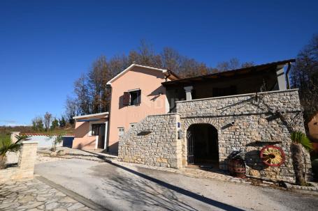 ISTRIEN, PAZIN Steinhaus mit Taverne in der Natur!