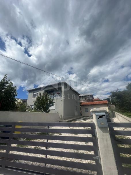 RIJEKA, ŠKRLJEVO - apartment with garden and auxiliary building