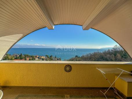 OPATIJA, LOVRAN – elegante Wohnung von 91 m2 in einem Haus, 300 m vom Meer entfernt, Aussicht, Terra